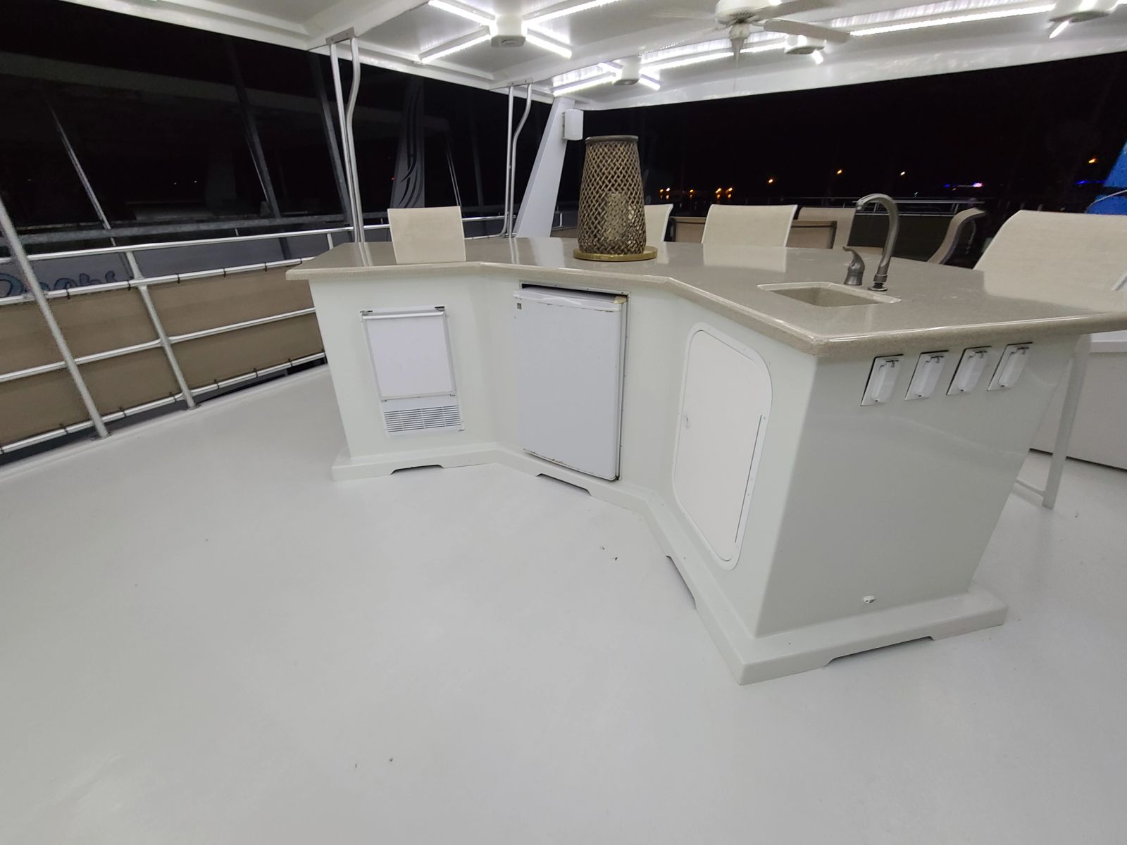 Upper-deck wet bar and serving area