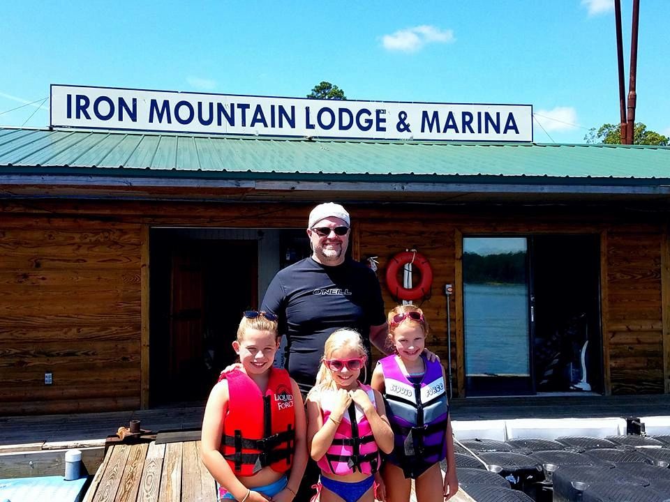 Iron Mountain Lodge and Marina on Lake DeGray